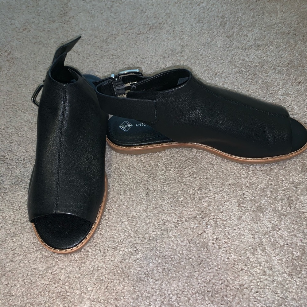 Antonio Melani sandals
